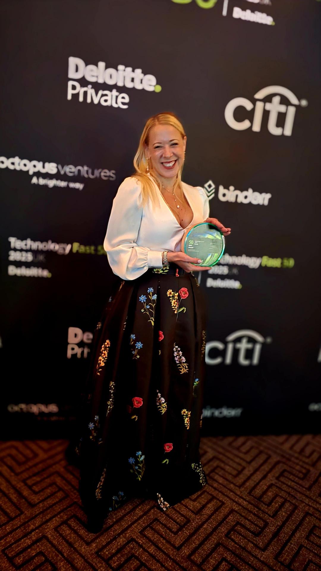 Hozah's Co-Founder and Chief Growth Officer, Naomi Bishop, wins Deloitte's Women in Leadership Award 2025